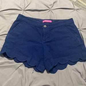 Lilly Pulitzer Navy blue scallop shorts